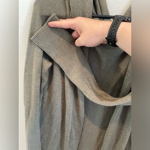Leith Olive Green Extra Long Shawl-Collar Women’s Cardigan Size Small - Picture 5 of 7